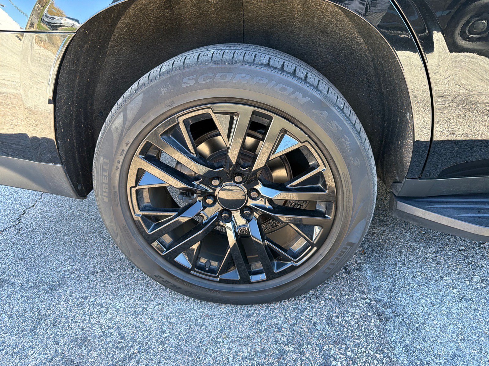 Used 2021 Chevrolet Tahoe LT w/ LT Signature Package AWD/4WD image 5