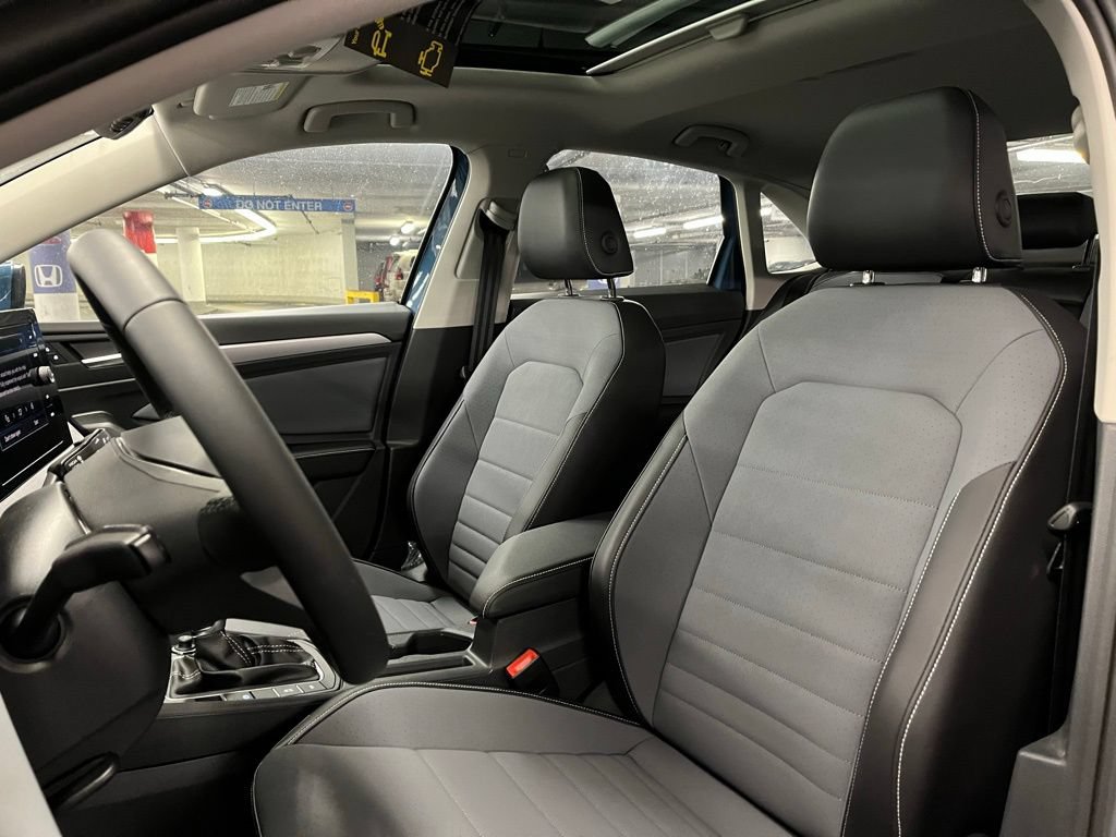 New 2026 Volkswagen Jetta SE FWD image 20