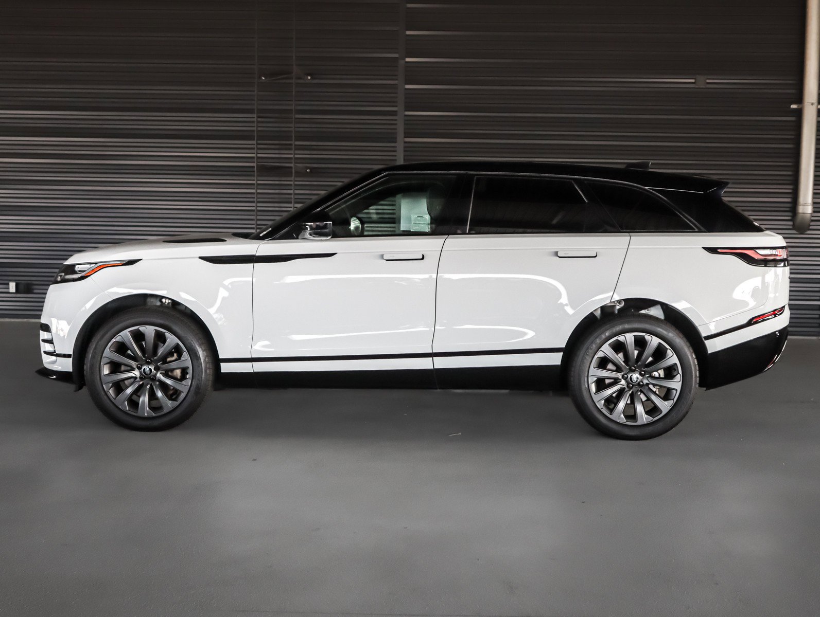 Used 2023 Land Rover Range Rover Velar R-Dynamic S AWD/4WD image 14