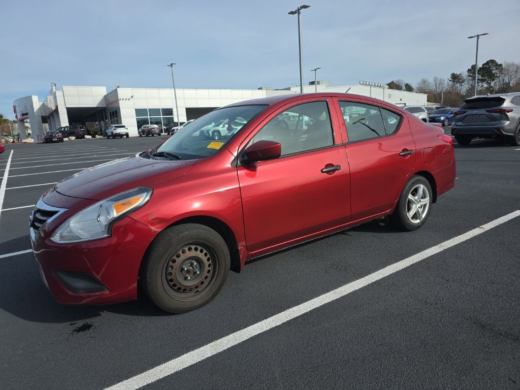 Used 2017 Nissan Versa S Plus image 2