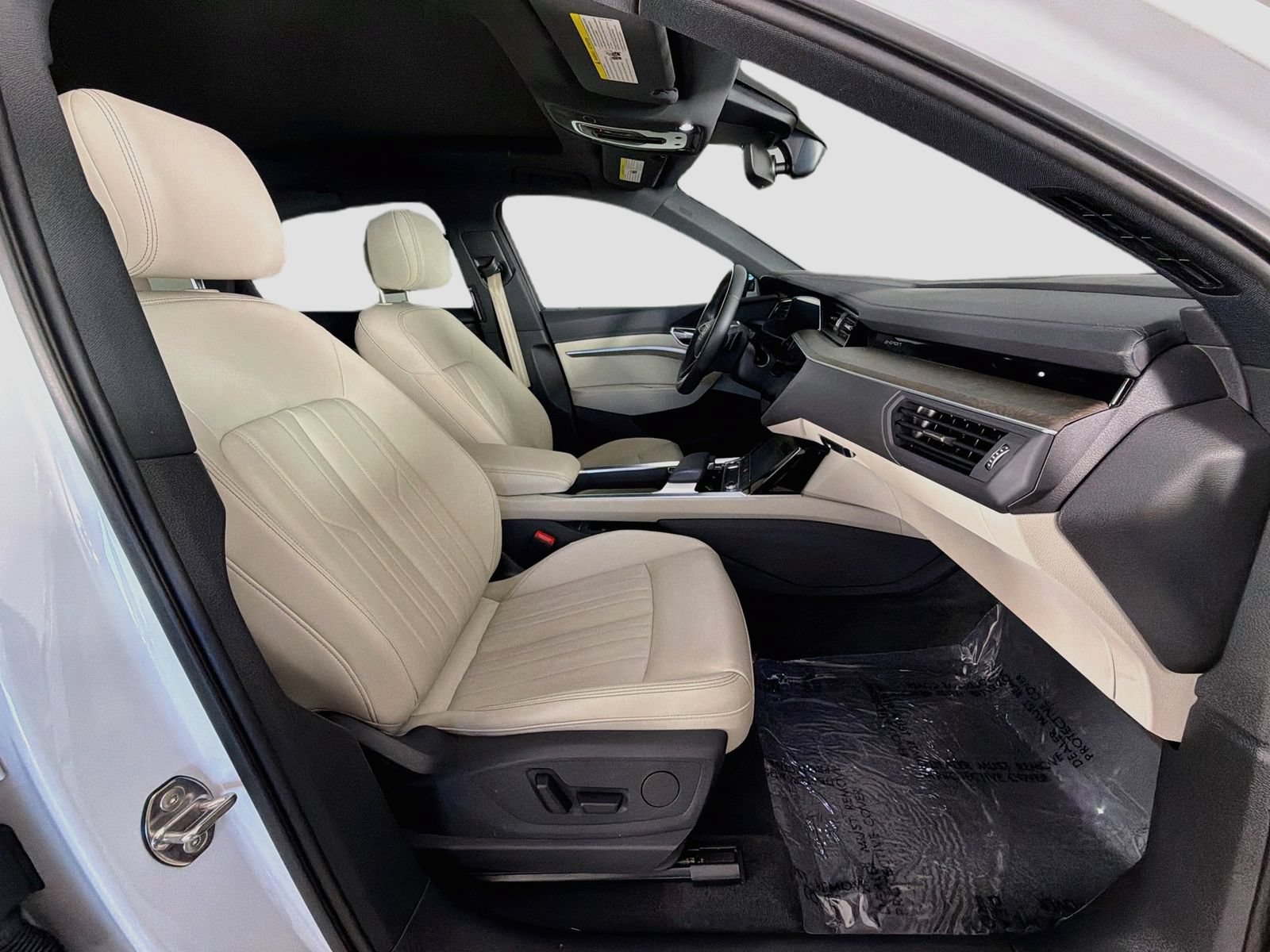 Certified 2024 Audi Q8 e-tron Premium AWD/4WD image 29