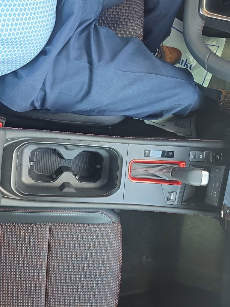 Certified 2025 Nissan Kicks SR AWD/4WD image 26