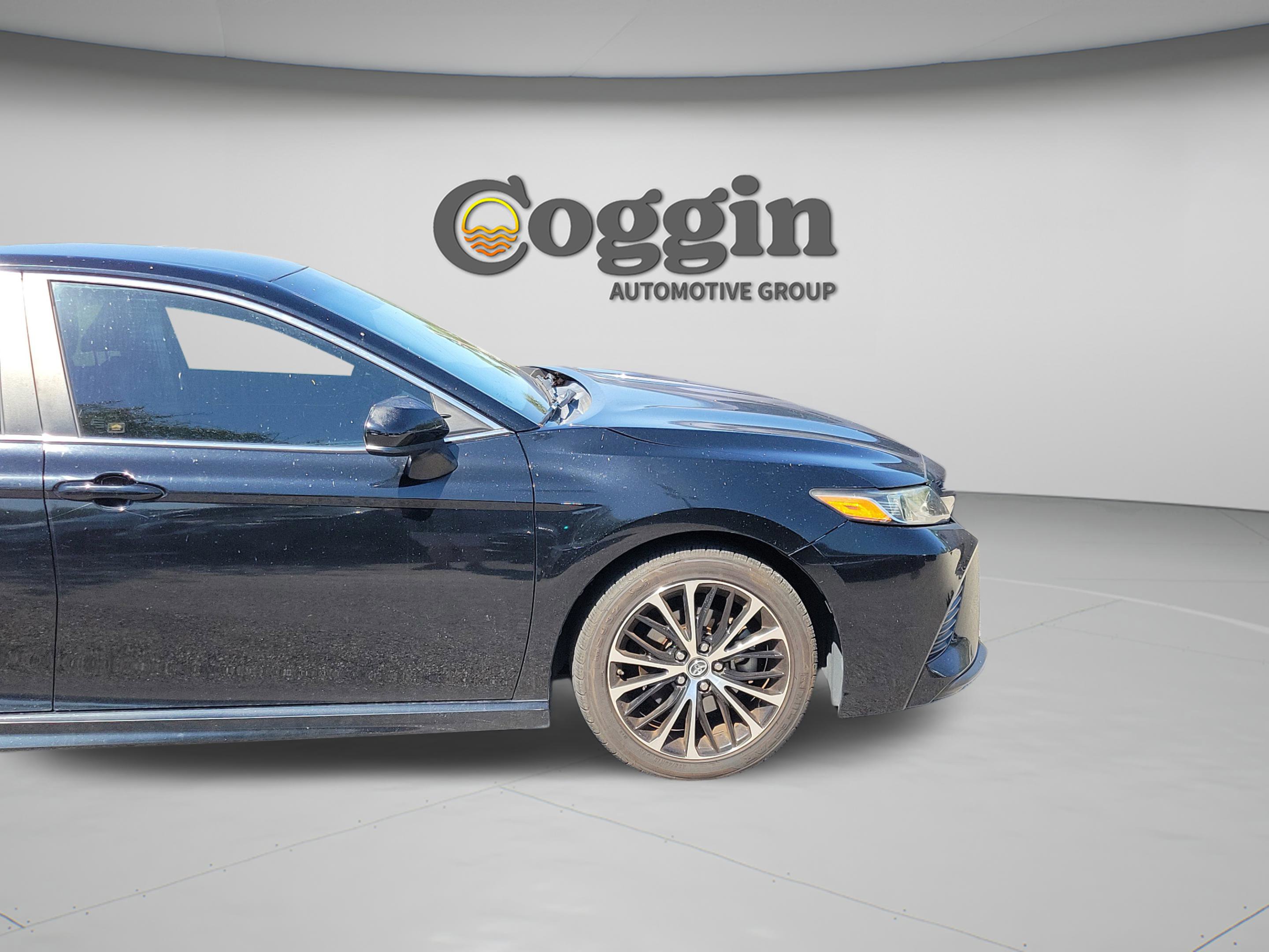 Used 2018 Toyota Camry SE FWD image 14