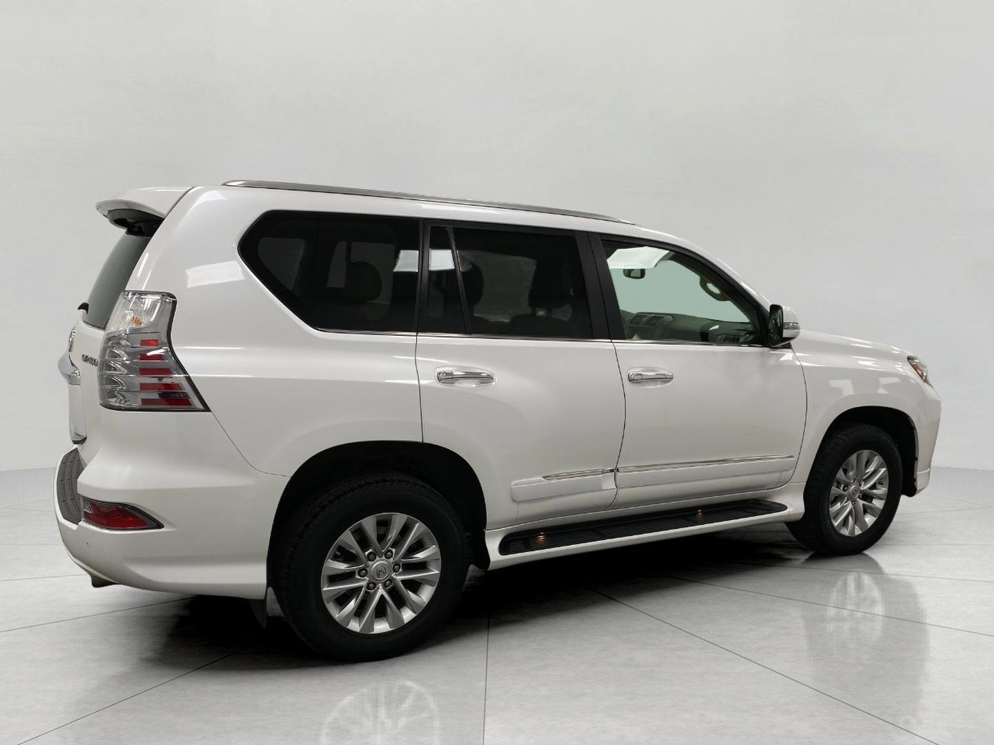Used 2018 Lexus GX 460 Premium w/ Premium Package image 3