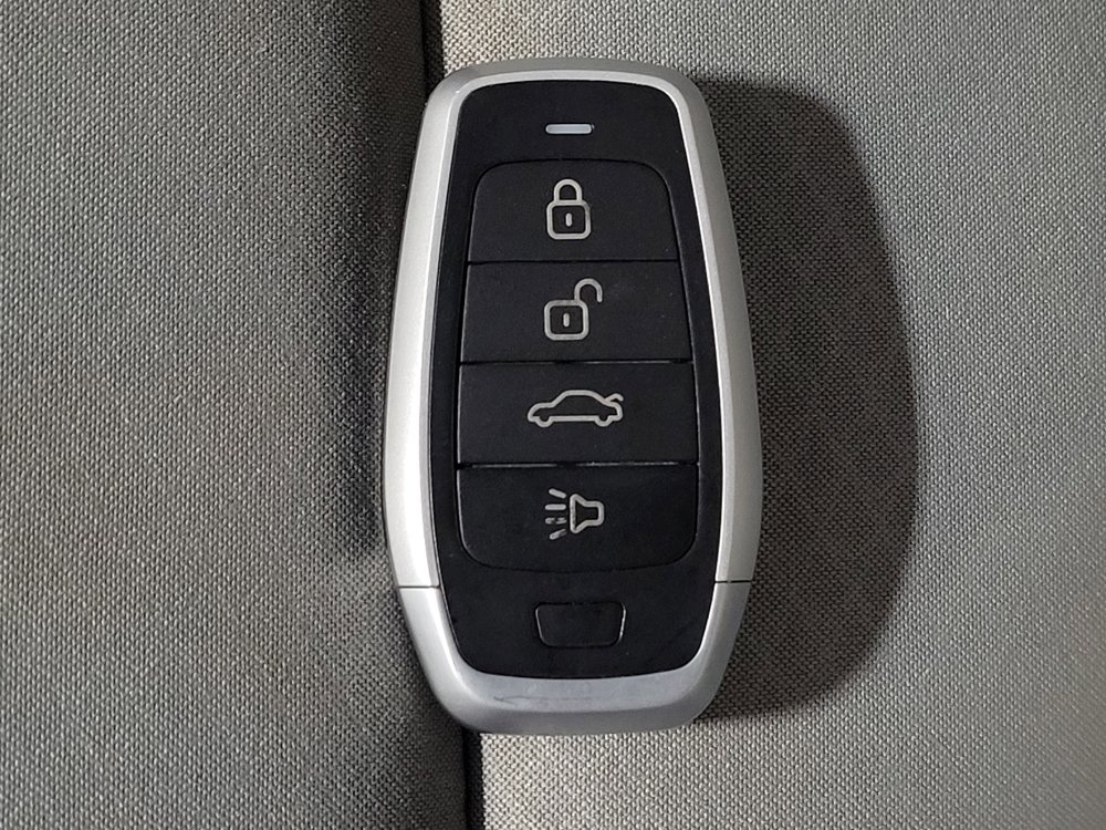 Used 2022 Chevrolet Malibu LT image 32