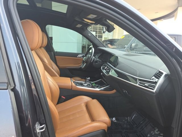 Used 2022 BMW X7 xDrive40i w/ M Sport Package AWD/4WD image 69
