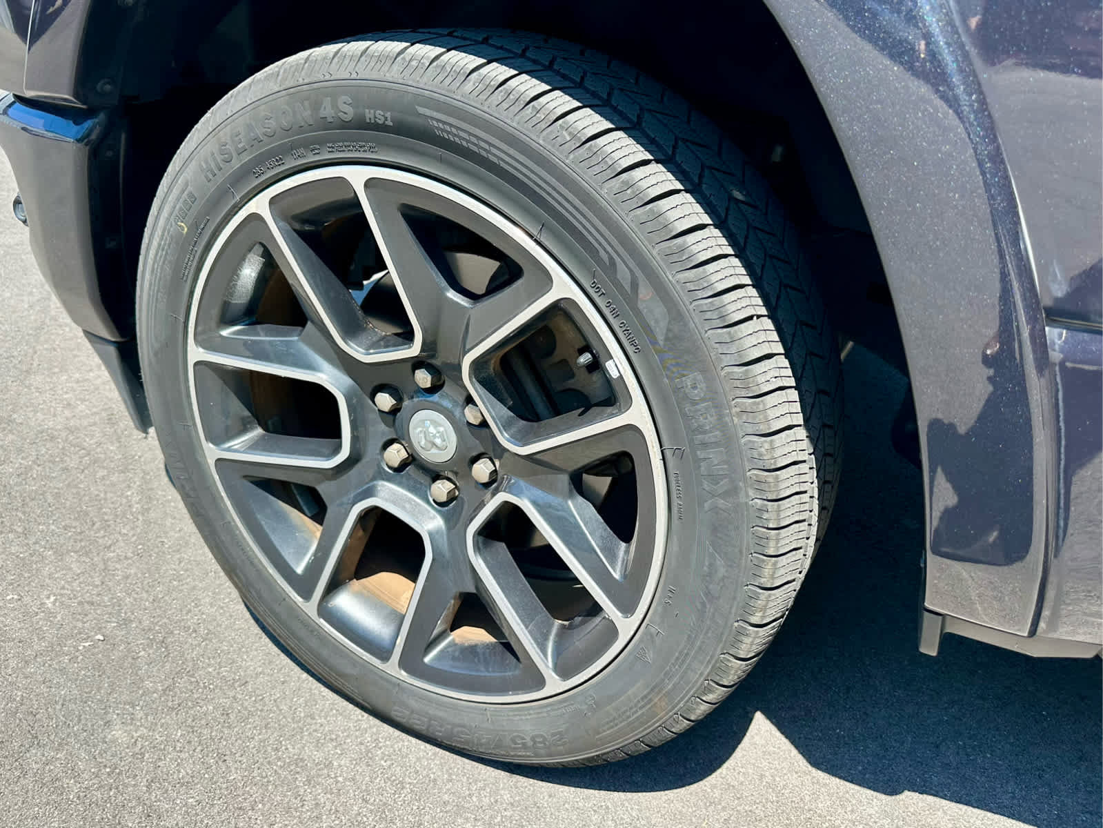 Used 2019 RAM 1500 Laramie AWD/4WD image 9