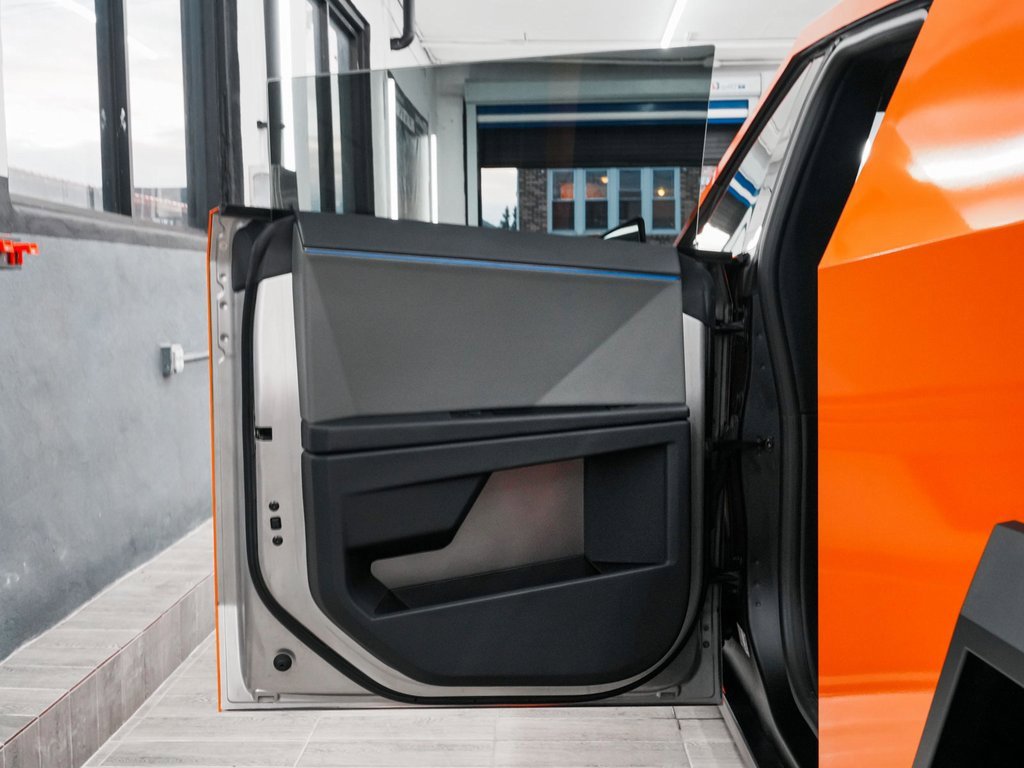 Used 2024 Tesla Cybertruck AWD Crew Cab image 13