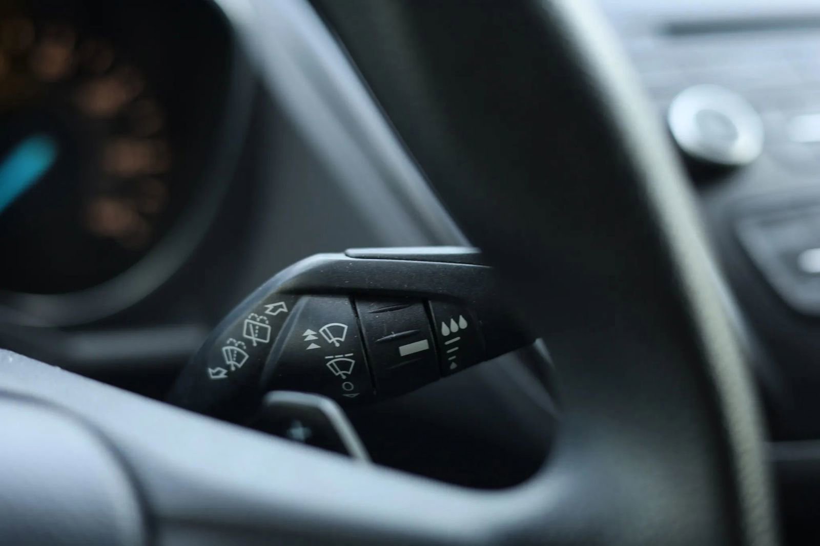 Used 2017 Ford Escape SE w/ SE Cold Weather Package image 16