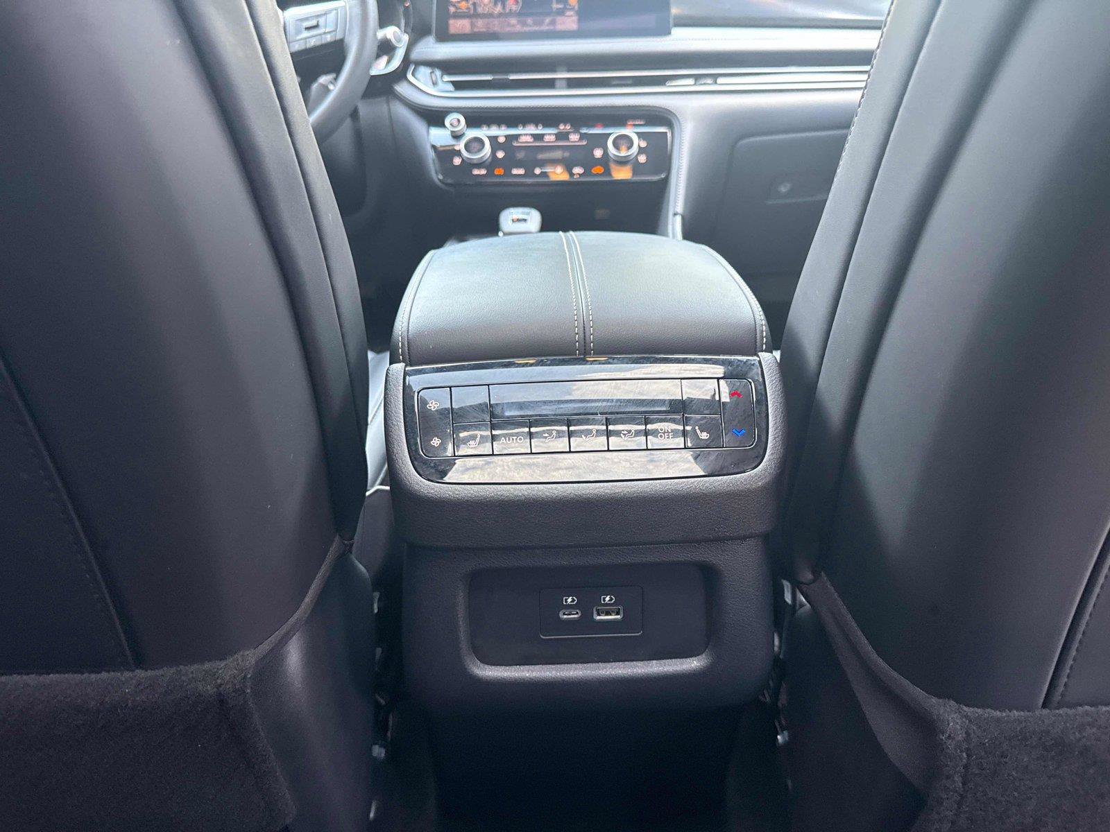 Used 2025 INFINITI QX60 Luxe FWD image 29