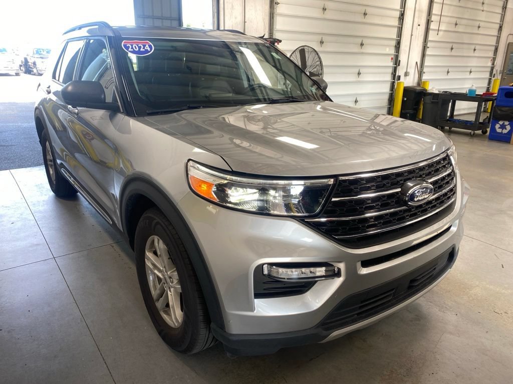 Used 2024 Ford Explorer XLT w/ Equipment Group 202A
