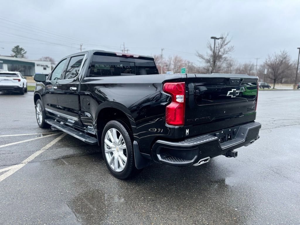 Used 2024 Chevrolet Silverado 1500 High Country w/ Technology Package AWD/4WD image 4