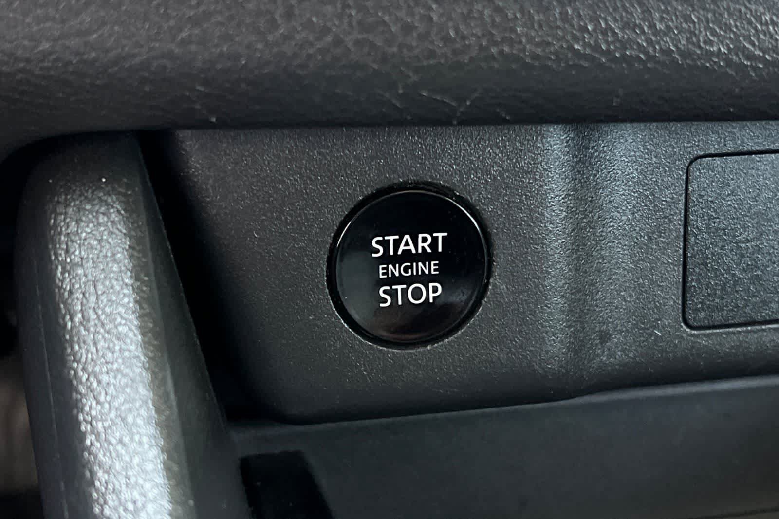 Used 2024 Nissan Rogue SV AWD/4WD image 28