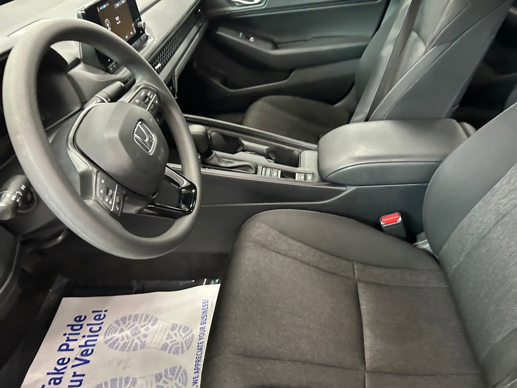 Used 2023 Honda Accord EX image 9