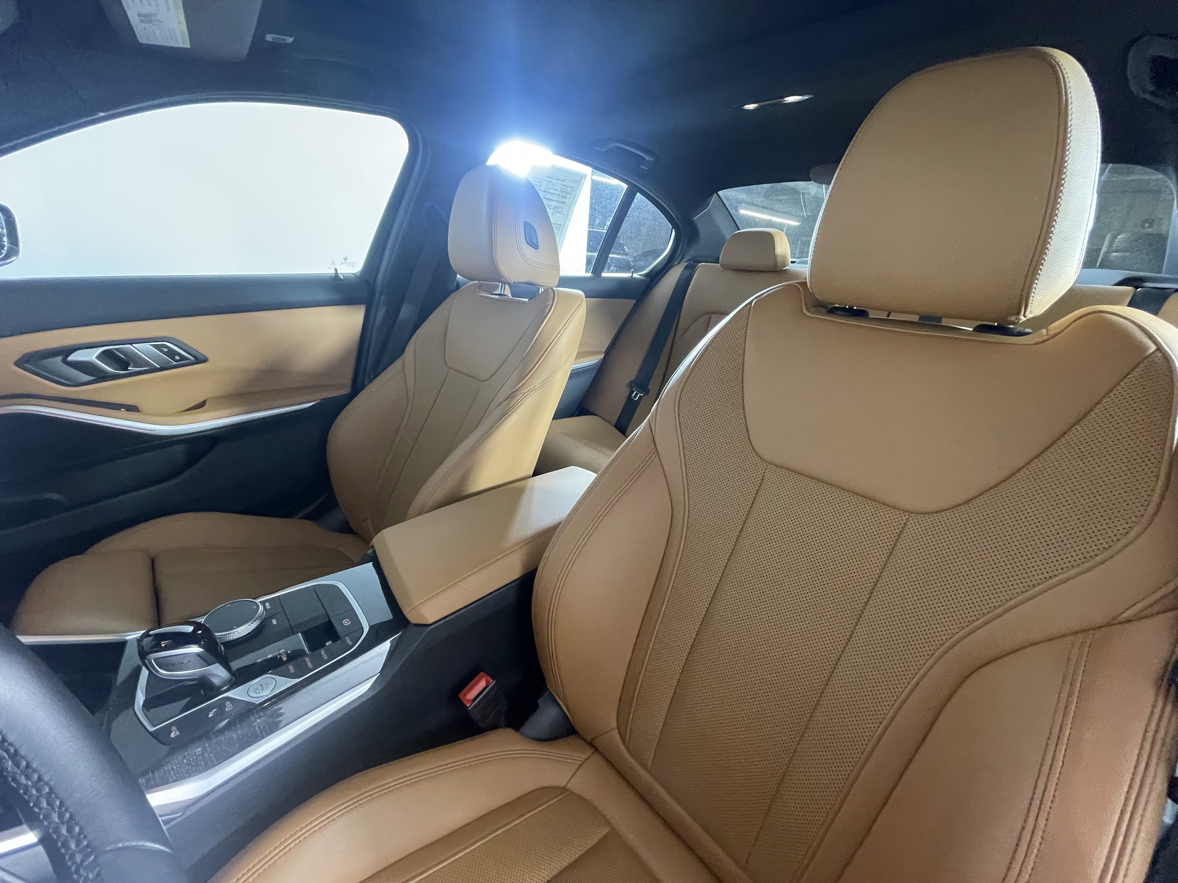 Certified 2022 BMW 330i xDrive Sedan w/ Driving Assistance Package image 9