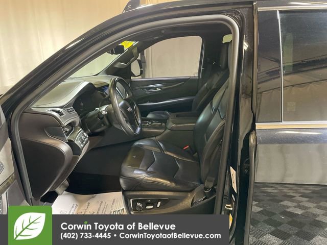 Used 2019 Cadillac Escalade Platinum image 12