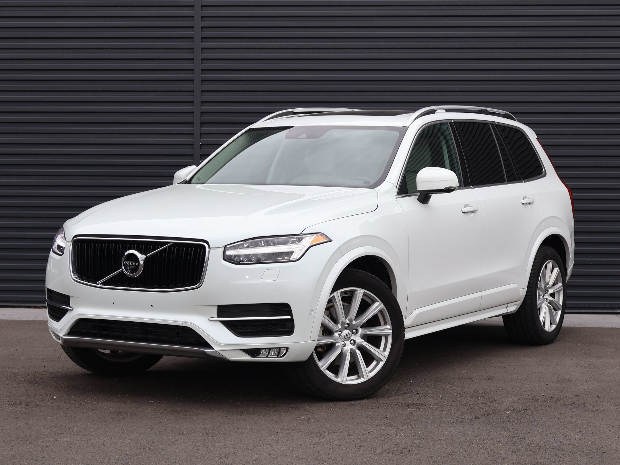 Used 2019 Volvo XC90 T6 Momentum w/ Advanced Package