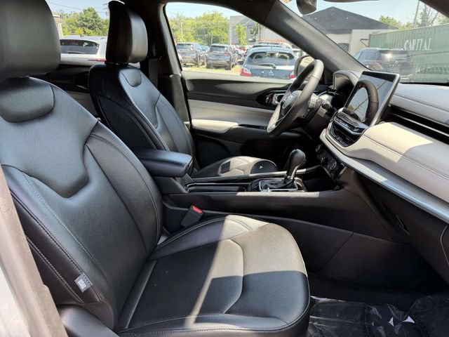 Used 2025 Jeep Compass Limited AWD/4WD image 12
