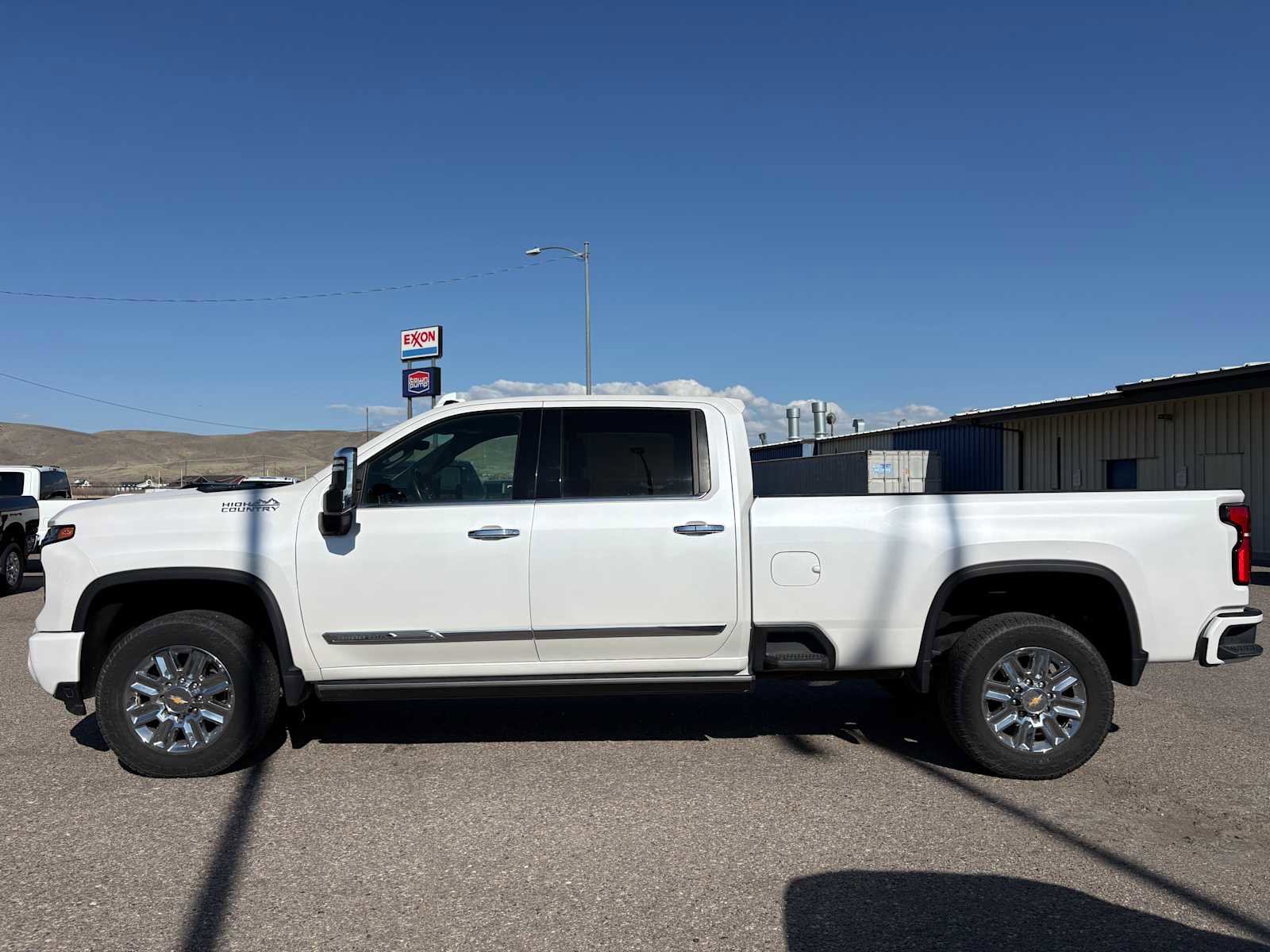 Used 2024 Chevrolet Silverado 3500 High Country w/ Technology Package AWD/4WD image 10