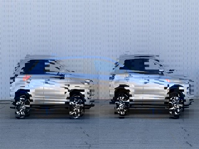 Used 2024 Mitsubishi Outlander Sport ES image 3