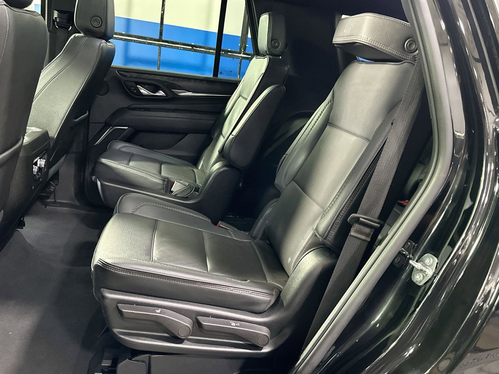 Used 2023 GMC Yukon Denali image 33