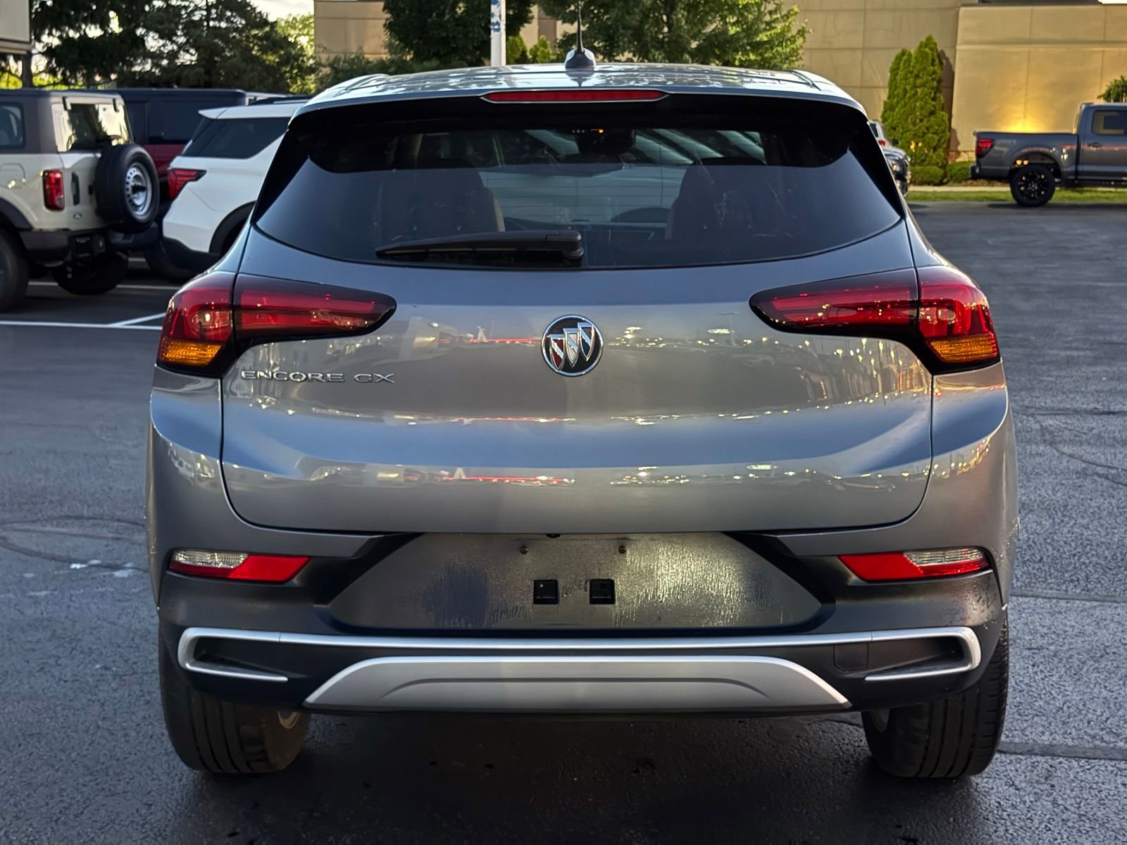 Used 2022 Buick Encore GX Preferred w/ Cold Weather Comfort Package FWD image 5