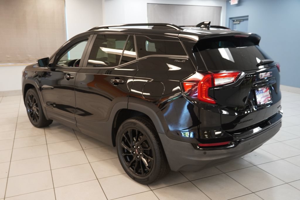 Used 2023 GMC Terrain SLE w/ Driver Convenience Package AWD/4WD image 10