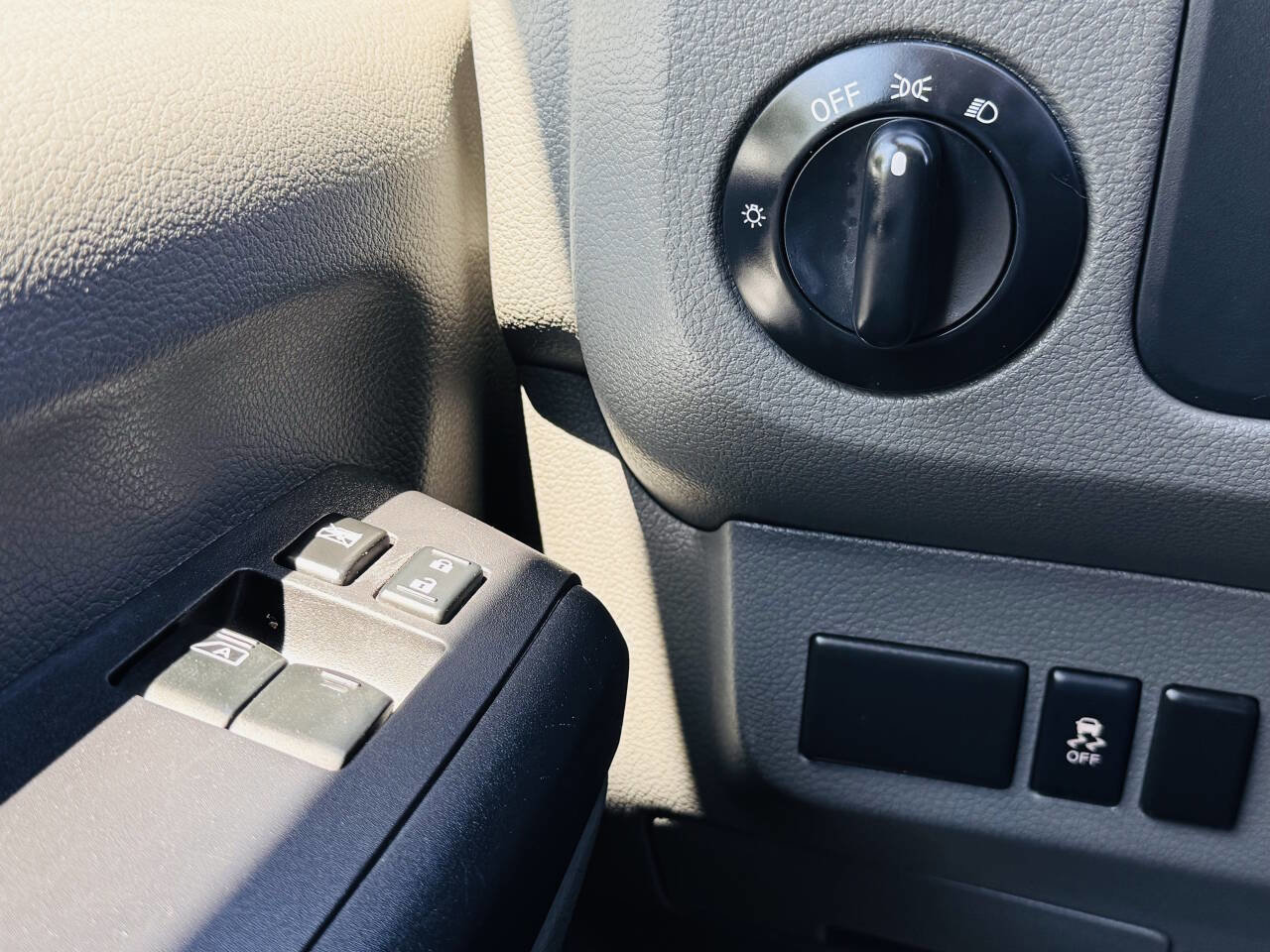 Used 2020 Nissan NV 1500 S image 18