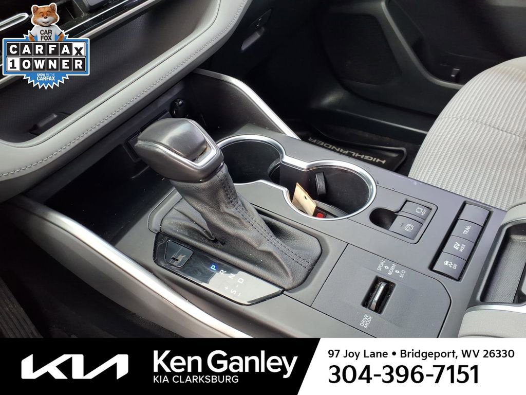 Used 2021 Toyota Highlander LE image 22