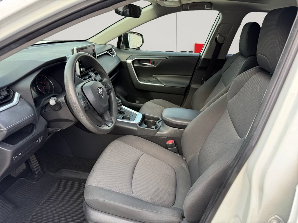 Used 2019 Toyota RAV4 XLE w/ Convenience Package AWD/4WD image 10