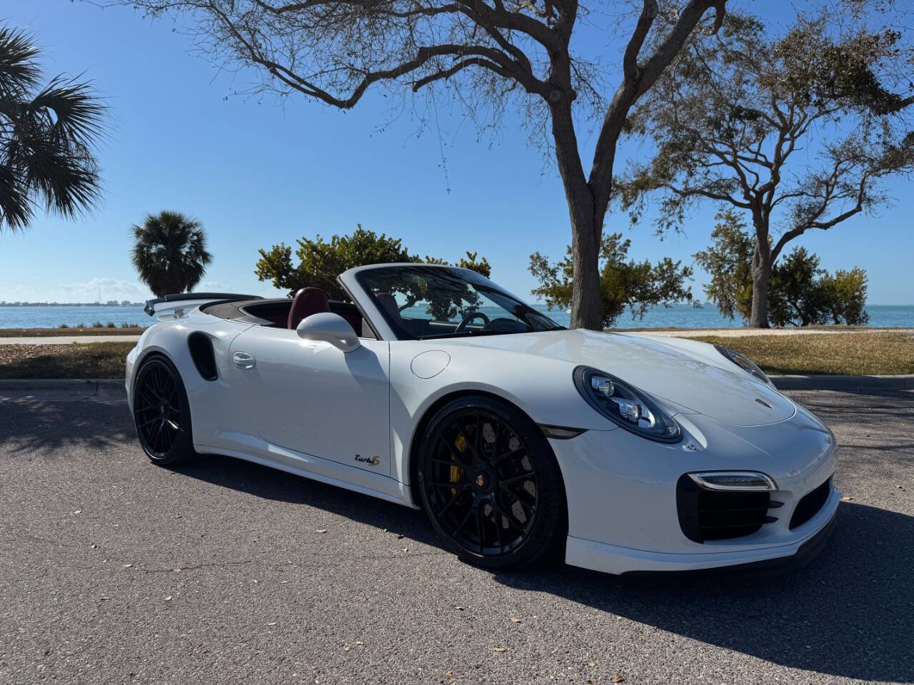 Used 2015 Porsche 911 Turbo S image 14