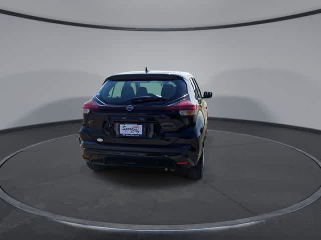 Used 2022 Nissan Kicks S FWD image 7