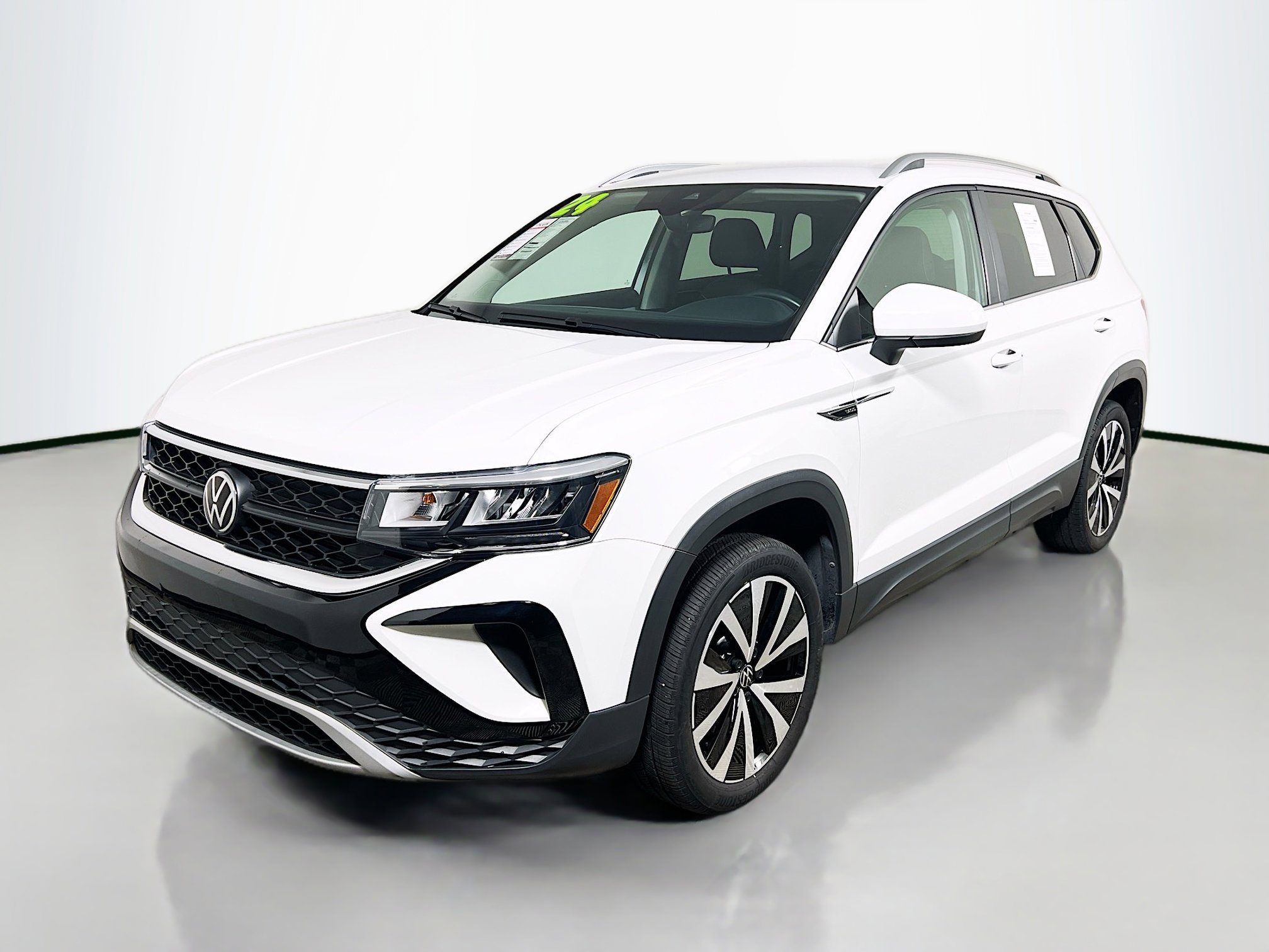 Used 2024 Volkswagen Taos SE image 10