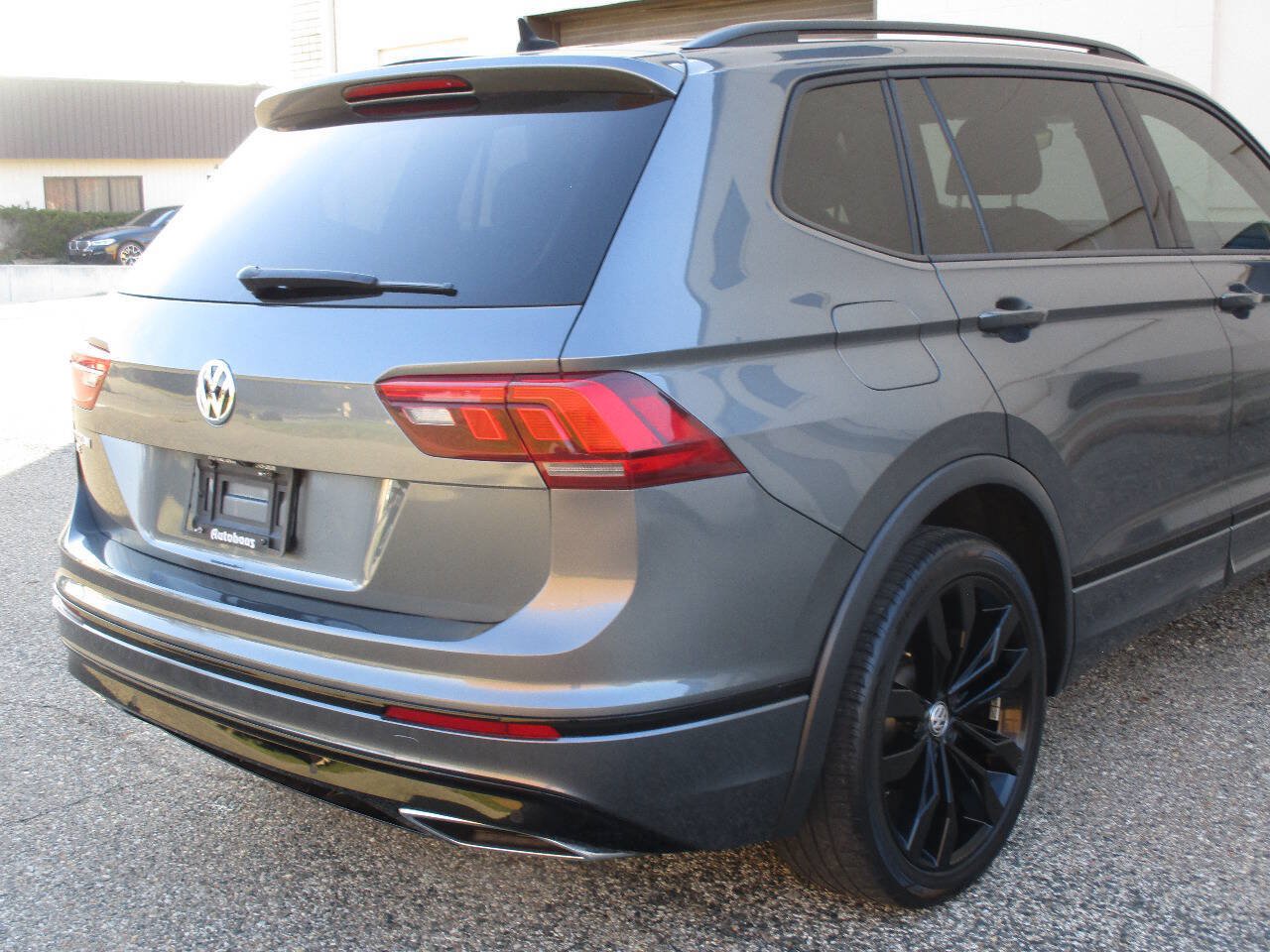 Used 2021 Volkswagen Tiguan SE R-Line FWD image 42