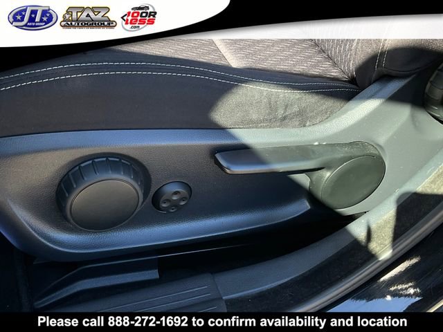 Used 2017 INFINITI QX30 FWD image 12