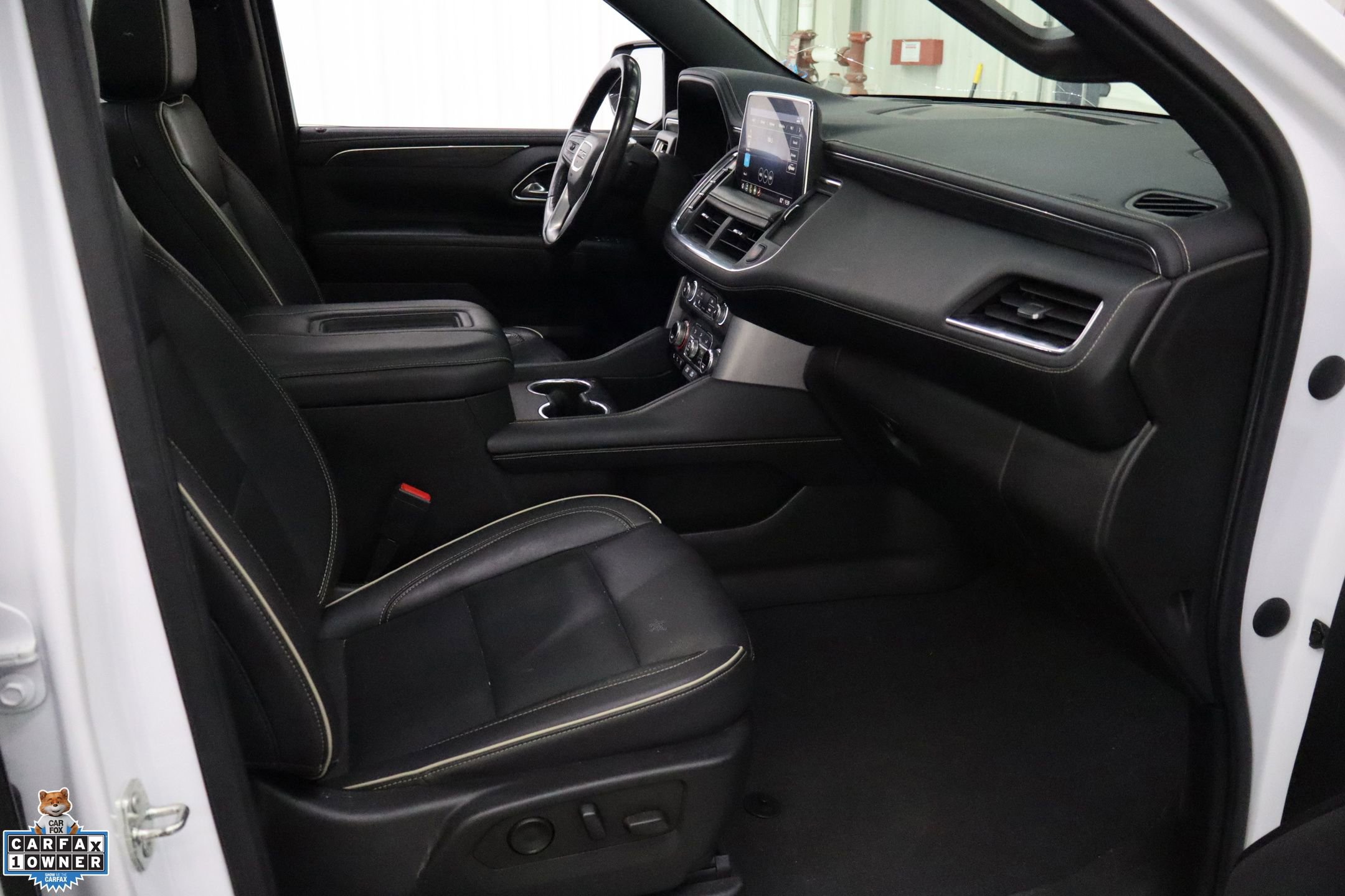 Used 2021 GMC Yukon SLT w/ SLT Premium Package image 31