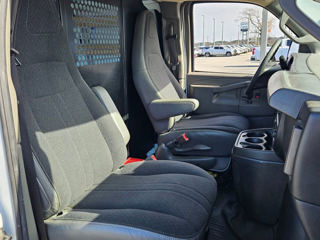 Used 2023 GMC Savana 2500 w/ Driver Convenience Package image 13