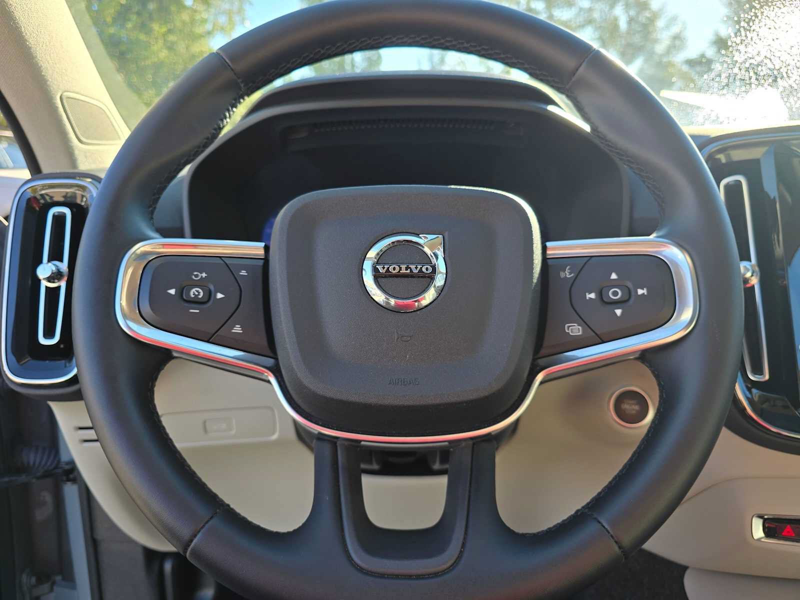 Certified 2026 Volvo XC40 B5 Plus AWD/4WD image 25