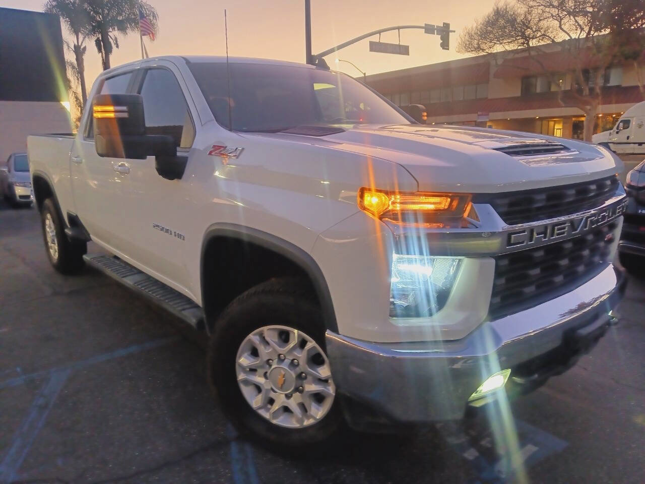 Used 2022 Chevrolet Silverado 2500 LT w/ Convenience Package image 2