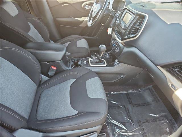 Used 2018 Jeep Cherokee Latitude w/ Altitude Package AWD/4WD image 26