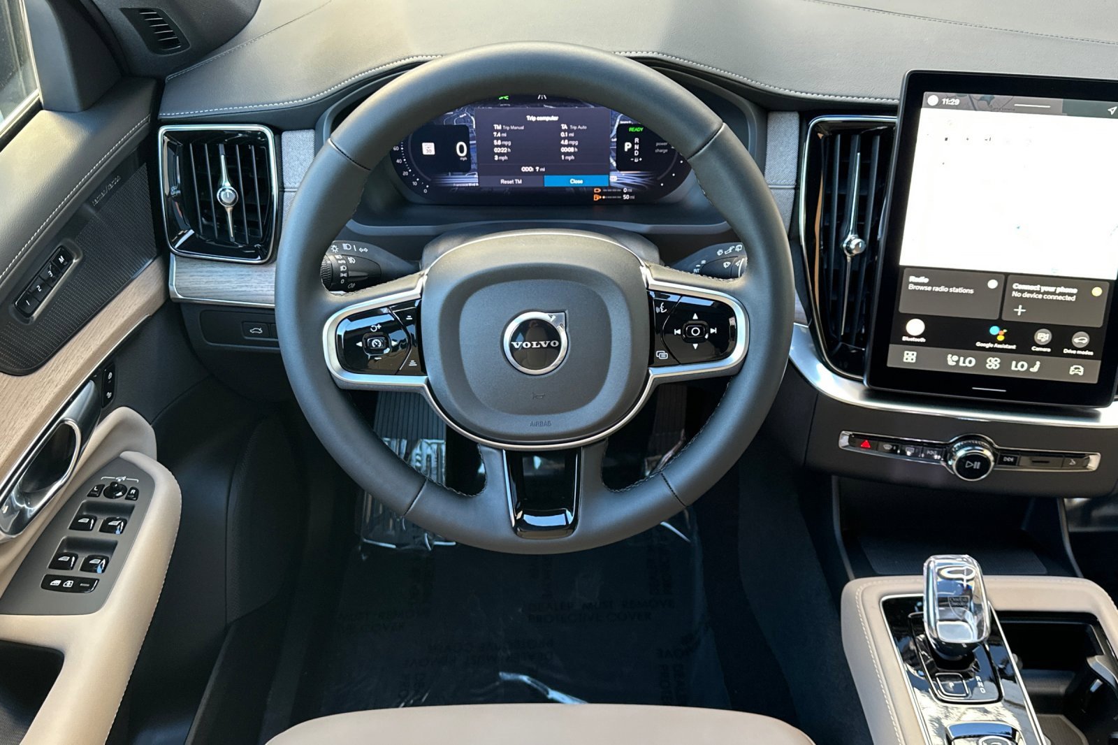 New 2026 Volvo XC90 T8 Plus image 16
