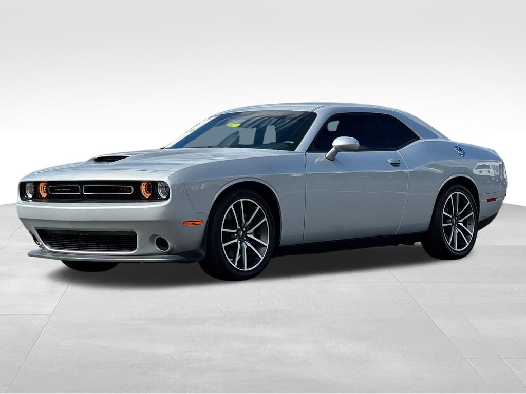 Used 2023 Dodge Challenger R/T RWD image 3
