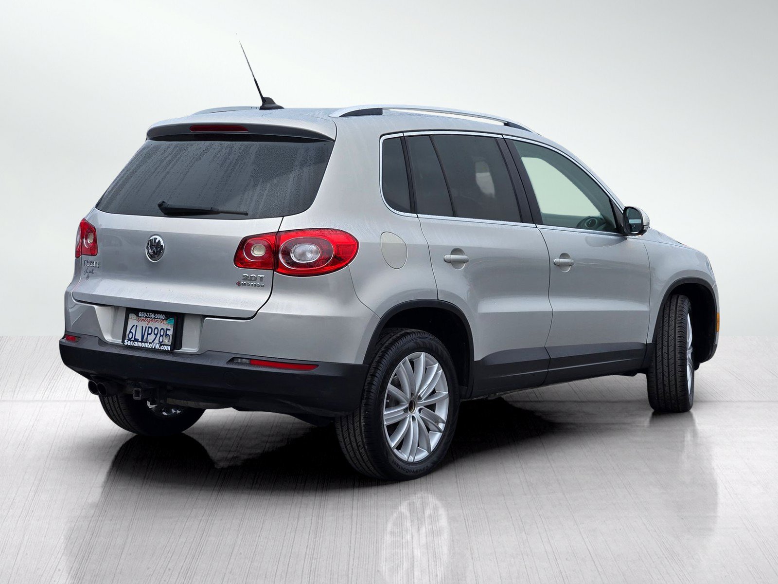 Used 2009 Volkswagen Tiguan SE AWD/4WD image 4