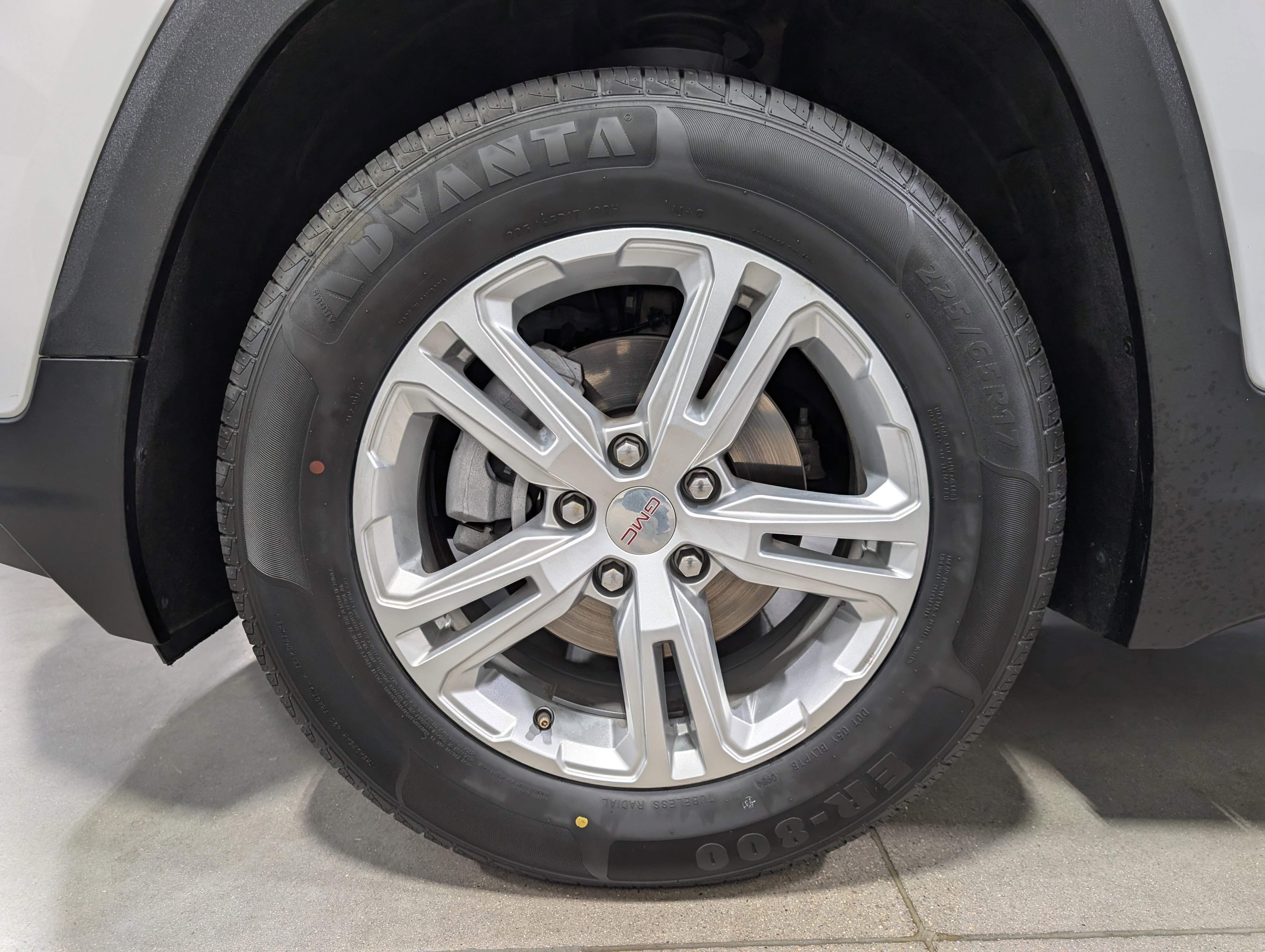 Used 2024 GMC Terrain SLE image 9