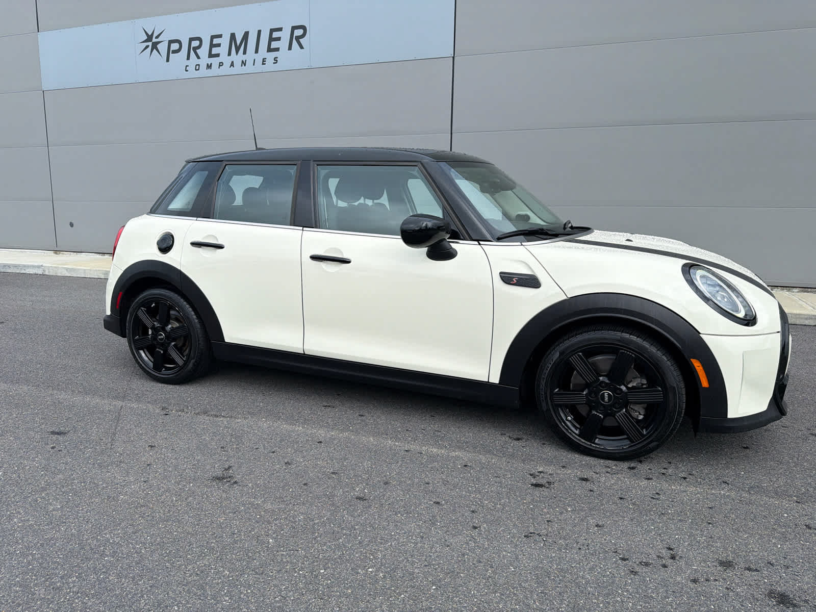 Used 2023 MINI Cooper S w/ Premium Package FWD image 19