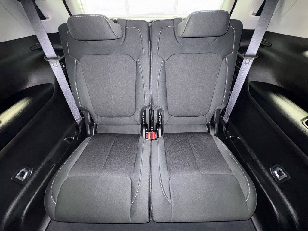 Used 2023 Jeep Grand Cherokee L Laredo AWD/4WD image 27