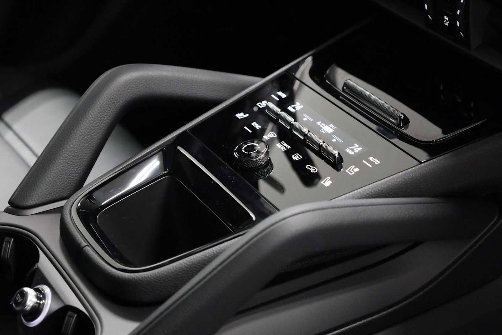 New 2025 Porsche Cayenne Coupe image 21