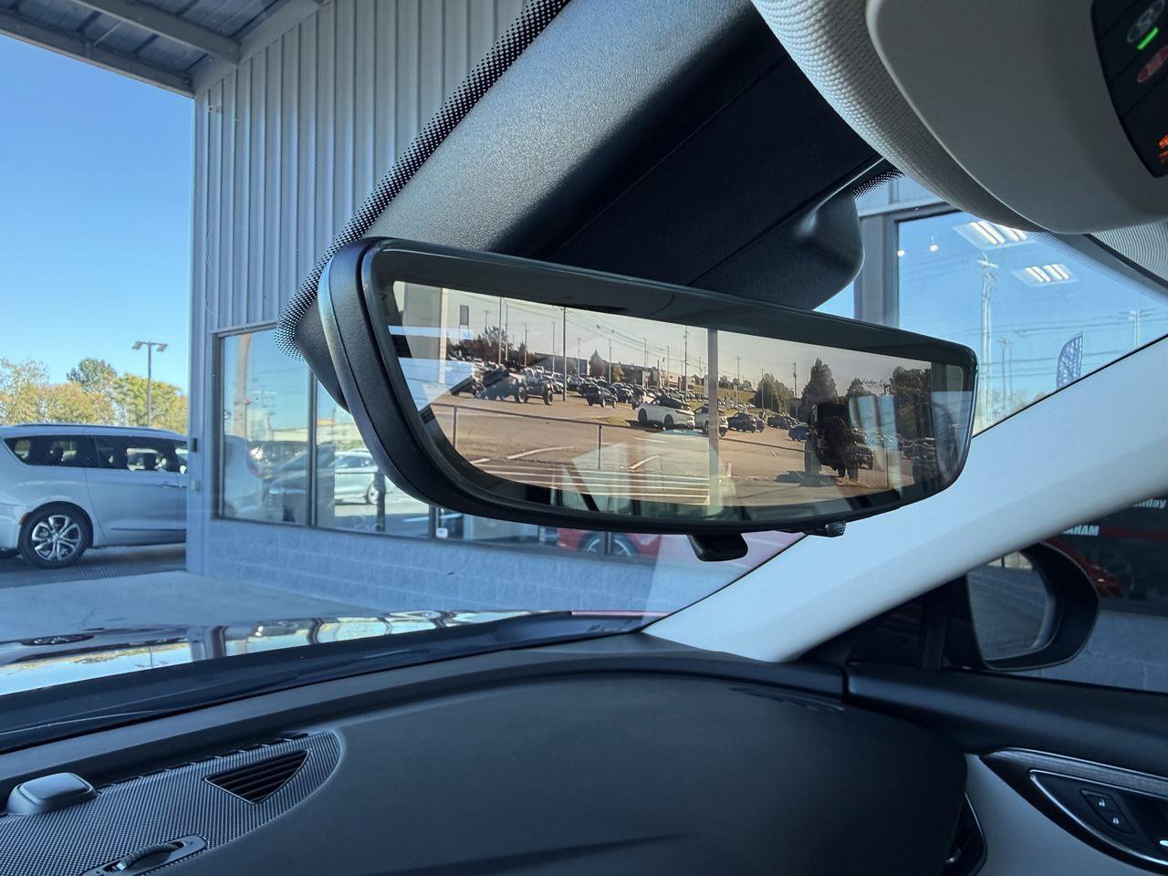 Used 2023 Buick Envision Avenir AWD/4WD image 29
