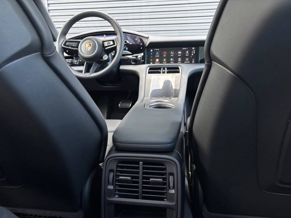 New 2025 Porsche Taycan w/ Premium Package RWD image 19
