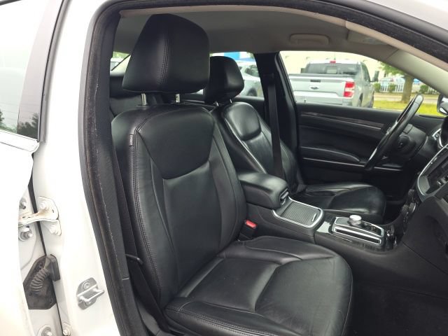 Used 2019 Chrysler 300 Touring w/ Quick Order Package 2EF RWD image 20